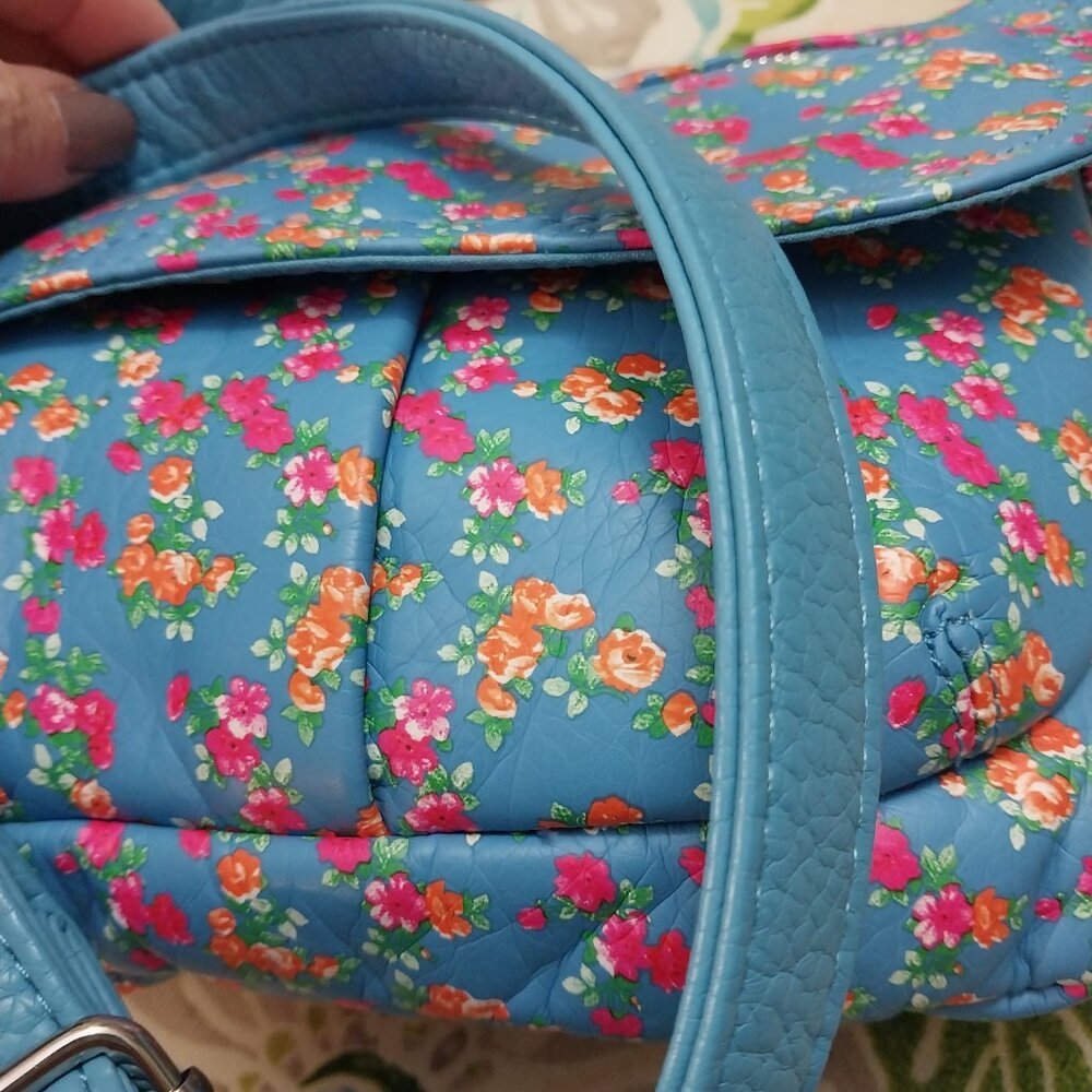 3359 Small Bueno Crossbody in Teal Blue Print. - Picture 7 of 10